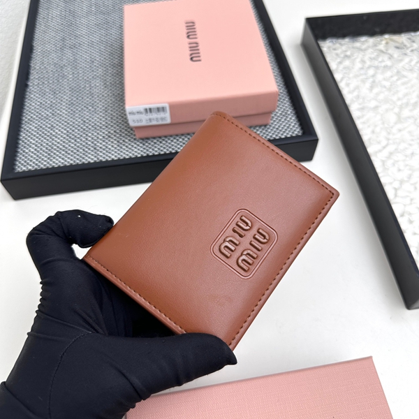 超激安ブランド財布偽物背面デザイン